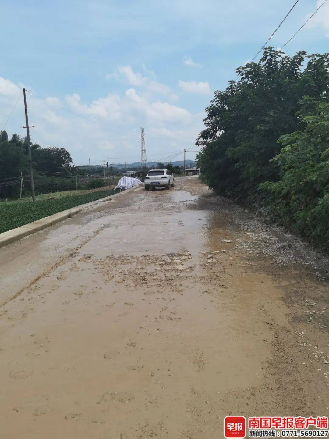 怎么申请皇冠信用网
_南宁一“白改黑”道路被打烂怎么申请皇冠信用网
，两年多未完工！部门回应：正重新招标