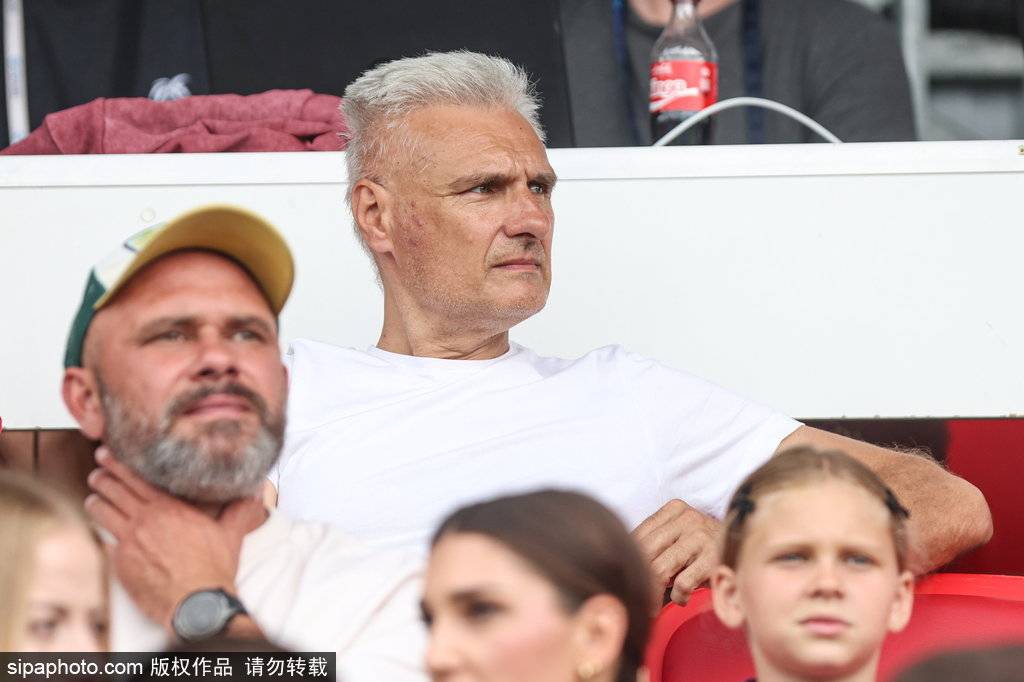 皇冠信用盘平台
_河南4-0大连英博:纳萨里奥的妙传与阿奇姆彭的绝妙射门