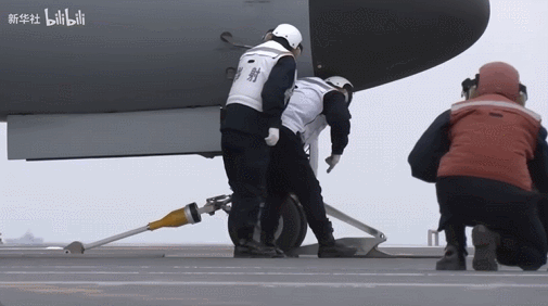 皇冠信用網代理_离谱！网友：你怎么证明歼-35是电磁弹射的皇冠信用網代理，而不自己飞起来的？