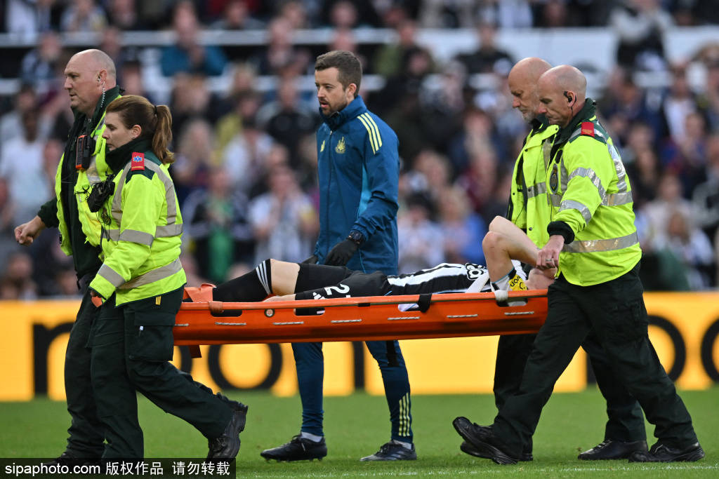 皇冠足球平台代理_阿森纳酋长球场扩建计划：20周年之际的新挑战与机遇