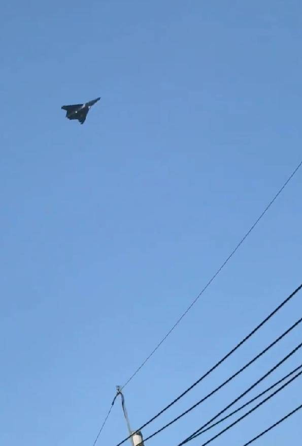 皇冠信用网出租
_无空速管皇冠信用网出租
，疑似第二架歼-50：美国精神胜利法，新六代机东亚决战